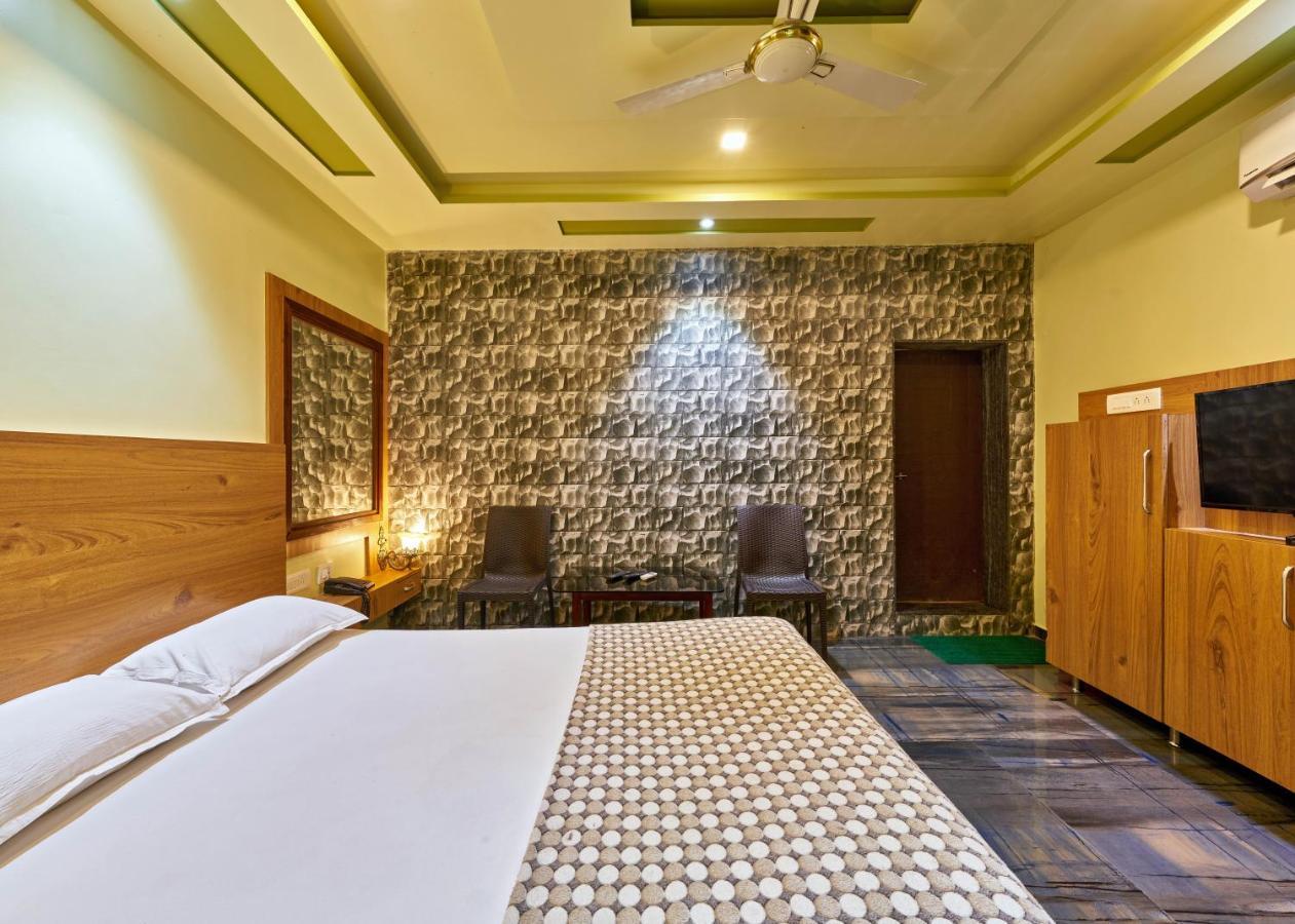 Hotel Saptarang Residency Panhāla Exteriör bild