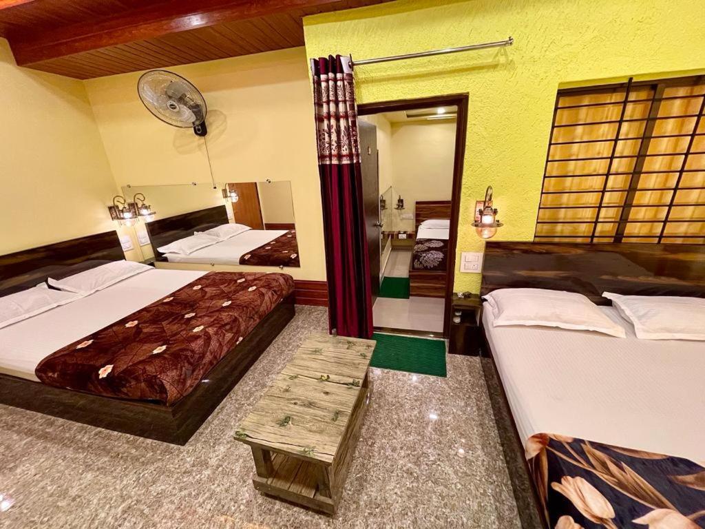 Hotel Saptarang Residency Panhāla Exteriör bild