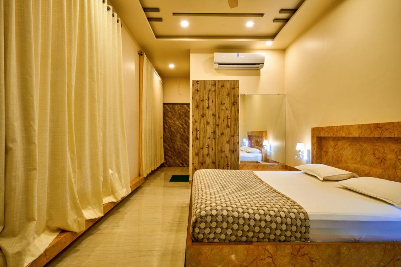 Hotel Saptarang Residency Panhāla Exteriör bild