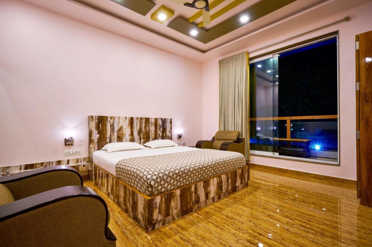 Hotel Saptarang Residency Panhāla Exteriör bild