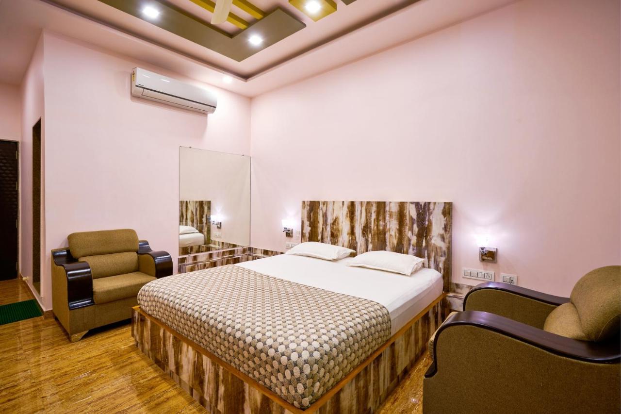 Hotel Saptarang Residency Panhāla Exteriör bild