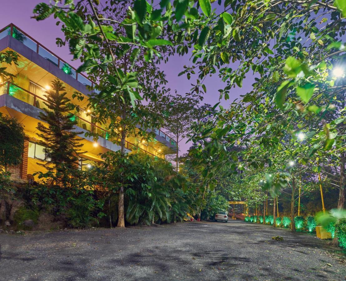 Hotel Saptarang Residency Panhāla Exteriör bild